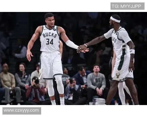 雄鹿队字母哥NBA常规赛狂砍40+15数据，当选现役最强国际球员